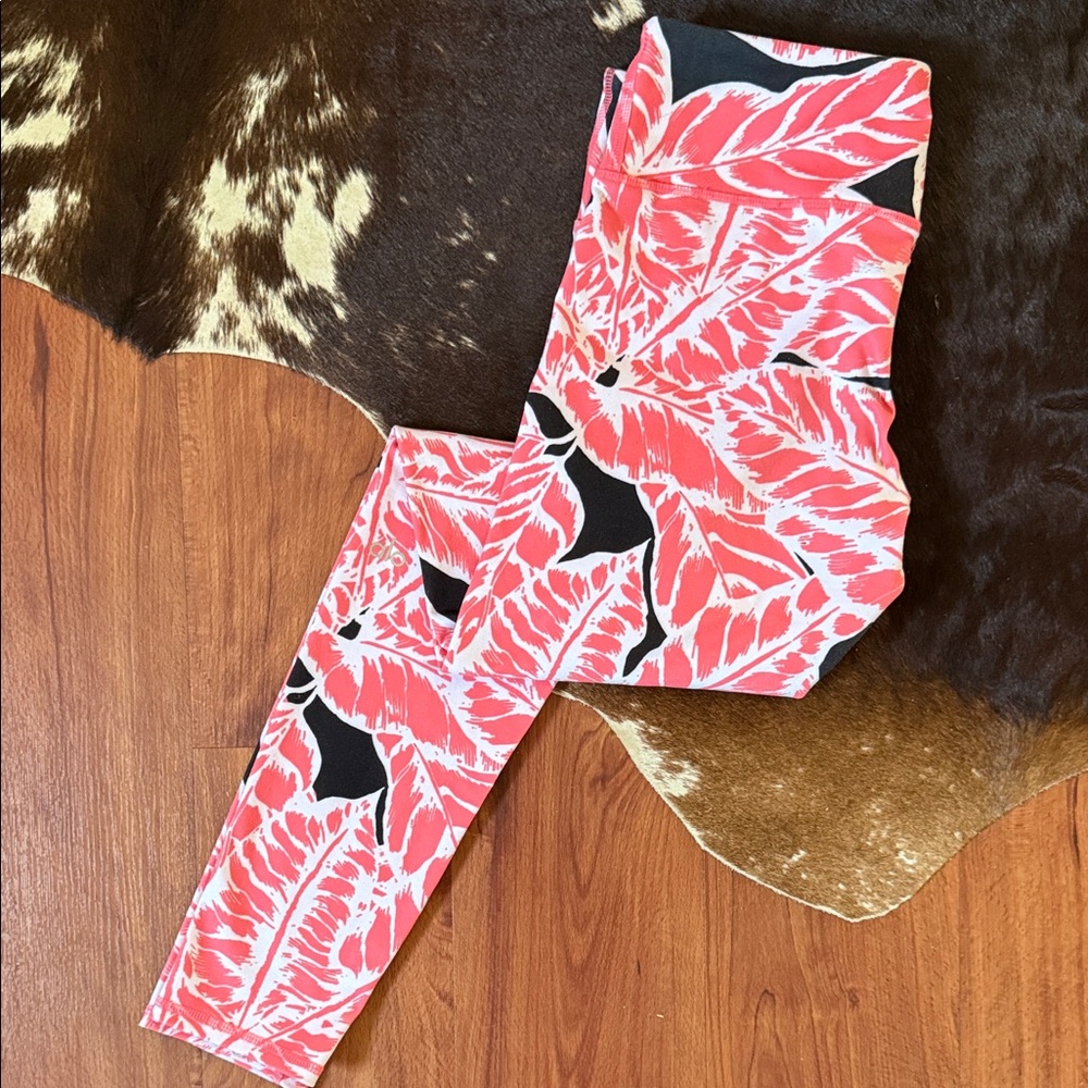 ALO Yoga Coral and Black Leaf Pattern Leggings